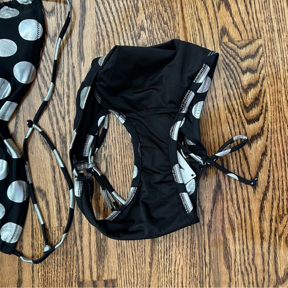 Victoria’s Secret NWT medium adjustable halter triangle bikini polka dot - Picture 5 of 9